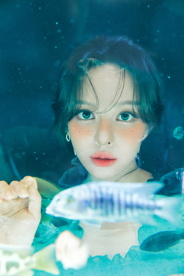 Aqua Booth portrait with live fish and aquarium glass