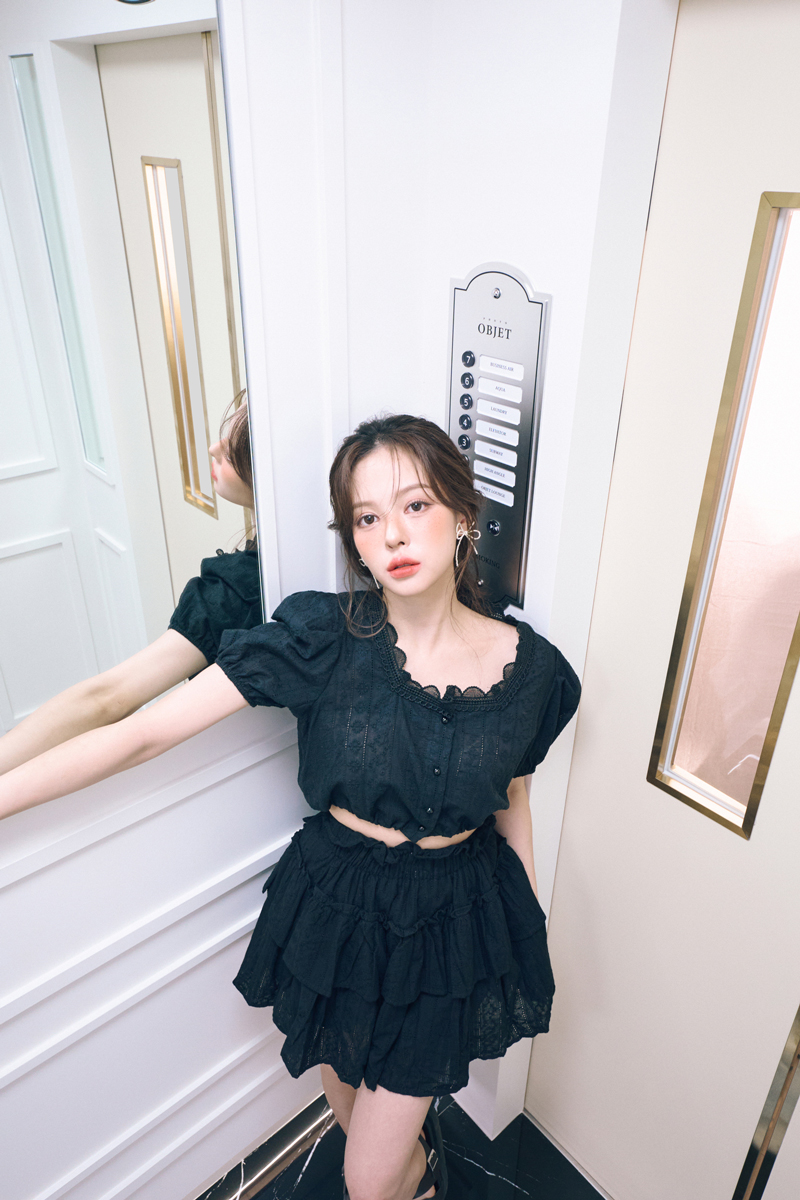 Elevator Booth look